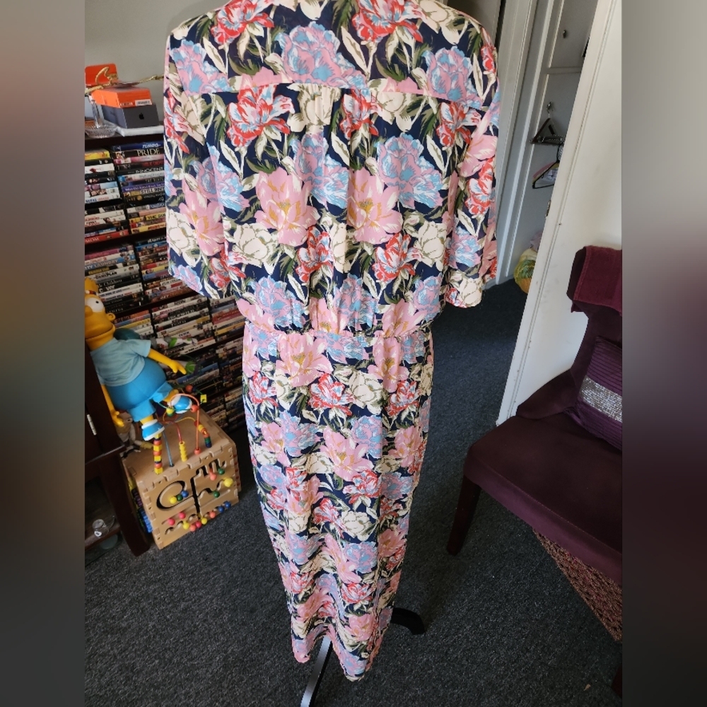 Dress - Picture 7 of 9